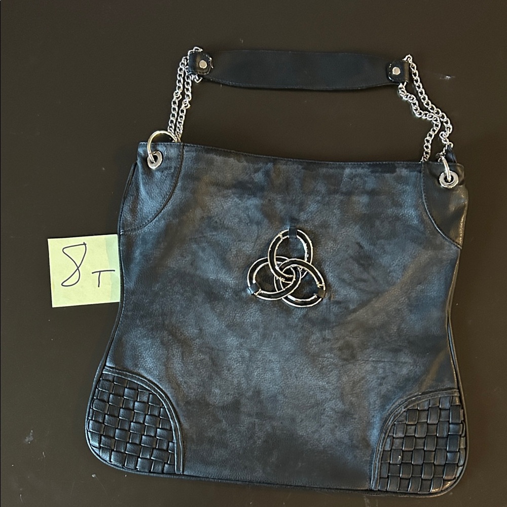 Elegant Black Handbag with Chain Straps